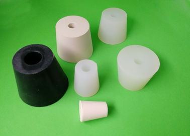 Blanco negro o color asignado Tapón Bung de caucho en tamaño personalizado Impermeable a agua 40-80 Río Dureza