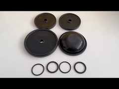 Una membrana es un componente clave en las bombas y acumuladores hidráulicos, asegurando un sellado superior